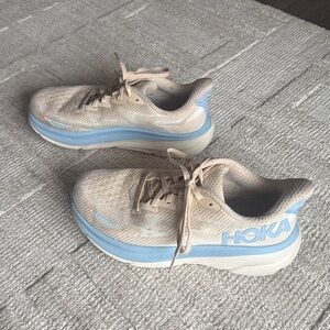 Hoka Clifton 9s